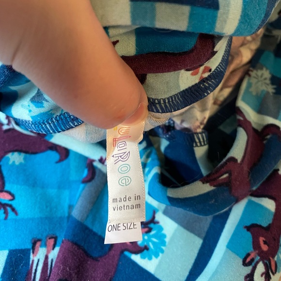 2/$18 🎉 LuLaRoe Holiday Leggings - Picture 3 of 3